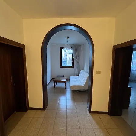 Zen Canal View בית הארחה *