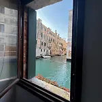 Zen Canal View 招待所