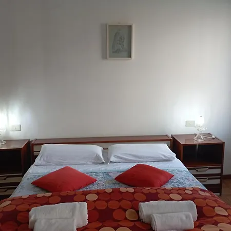 Zen , Canal View Guest house