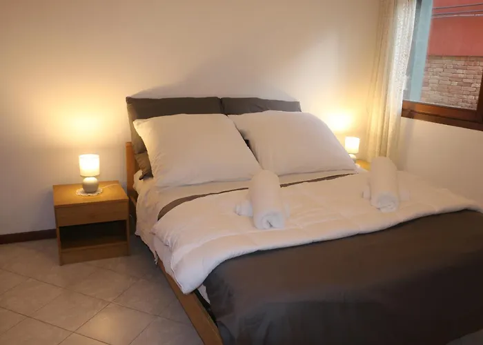 Zen , Canal View Konukevi Venedik