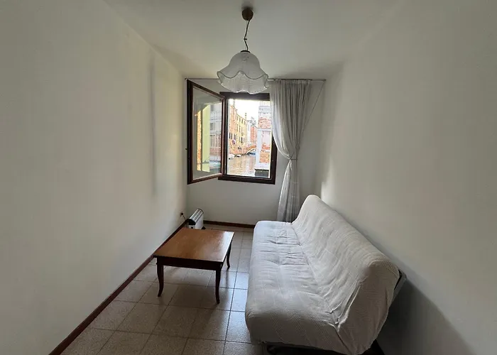 Konukevi Zen , Canal View