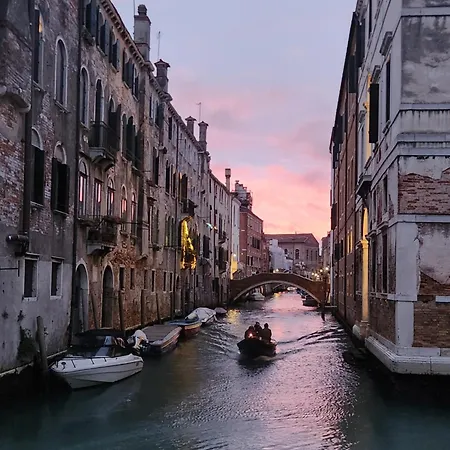Gæstehus Zen Canal View *